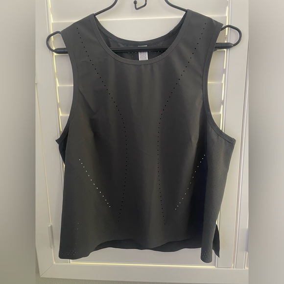 Lululemon Training Tank - Picture 4 of 6